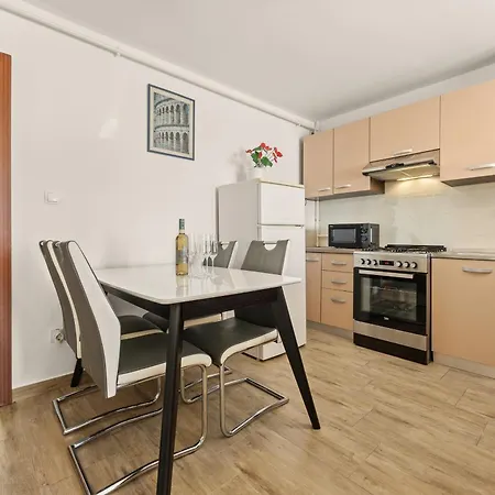 Apartmán Karlo 604 *