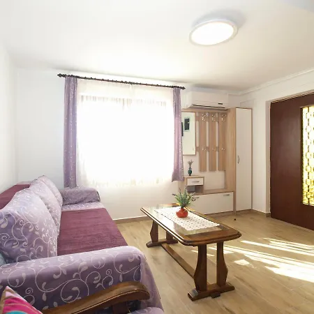 Apartment Karlo 604 Pula