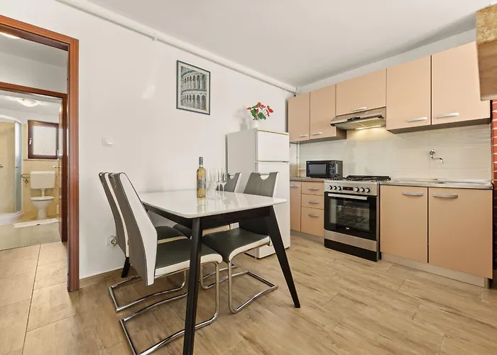 Apartament Karlo 604 *