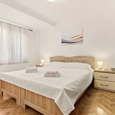 Апартаменты Karlo 604 Пула