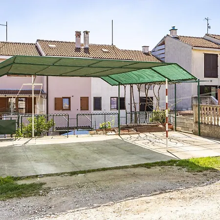 Karlo 604 * Пула